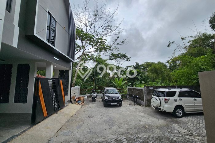 Unit Kost Dijual di Condong Catur dengan 3 Kamar Area Ramai Unit Kost Dijual di Condong Catur dengan 3 Kamar Area Ramai