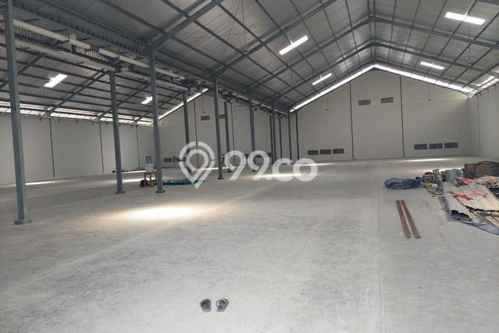 LOKASI STRATEGIS! Gudang Disewakan di Ngaliyan, Luas 1360m2m², Pusat Niaga LOKASI STRATEGIS! Gudang Disewakan di Ngaliyan, Luas 1360m2m², Pusat Niaga