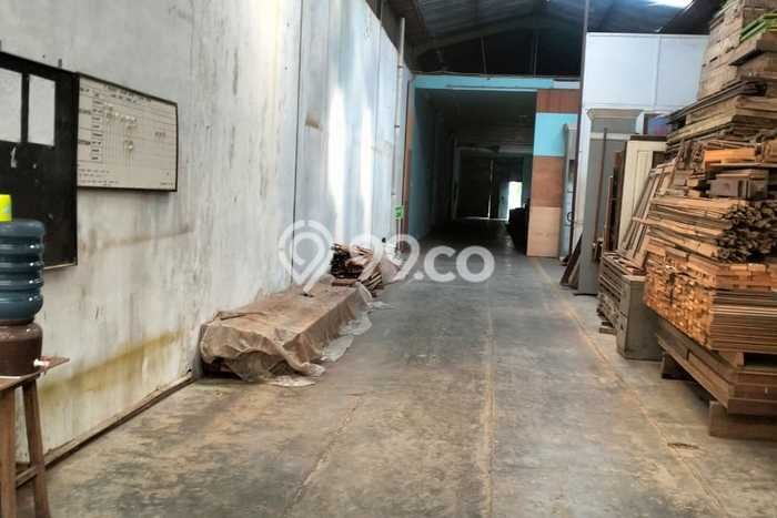 Gudang Kawasan , Luas 2400m2m², Posisi Jalan Utama Gudang Kawasan , Luas 2400m2m², Posisi Jalan Utama