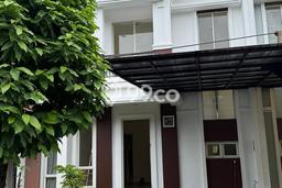 Disewakan! Rumah 2 Kamar Tidur &
2 Kamar Mandi di BSD Residence One, Tangerang Disewakan! Rumah 2 Kamar Tidur &
2 Kamar Mandi di BSD Residence One, Tangerang