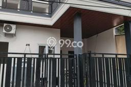 Dijual Hunian Rumah Terawat 5 Kamar di Serpong Regency Melati Mas, Tangerang Selatan Dijual Hunian Rumah Terawat 5 Kamar di Serpong Regency Melati Mas, Tangerang Selatan