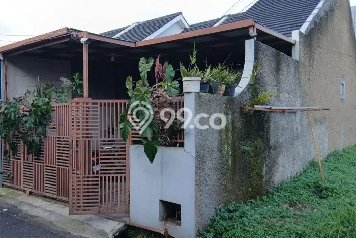 Rumah Strategis Modern Lb 135m2 di Arcamanik, Bandung Rumah Strategis Modern Lb 135m2 di Arcamanik, Bandung
