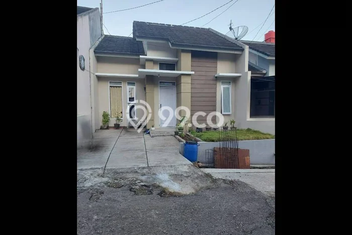 Rumah Terawat di Cileunyi, Bandung, LT 79m2m², Luas Bangunan 47m2m² Rumah Terawat di Cileunyi, Bandung, LT 79m2m², Luas Bangunan 47m2m²