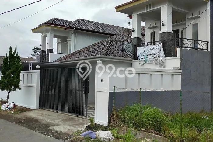 Rumah Modern Minimalis 5 Kamar Bisa Langsung Pindah di Mangkubumi Rumah Modern Minimalis 5 Kamar Bisa Langsung Pindah di Mangkubumi
