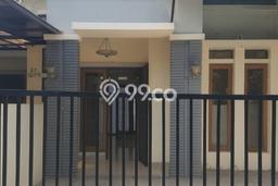 Disewakan! Rumah 3 Kamar Tidur &
2 Kamar Mandi di Bekasi, Bekasi Disewakan! Rumah 3 Kamar Tidur &
2 Kamar Mandi di Bekasi, Bekasi