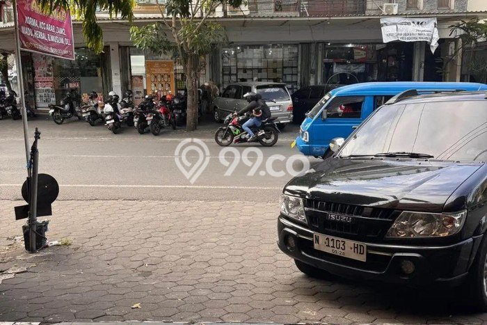 Ruko disewakan lokasi strategis Klojen Malang 450m2 Ruko disewakan lokasi strategis Klojen Malang 450m2