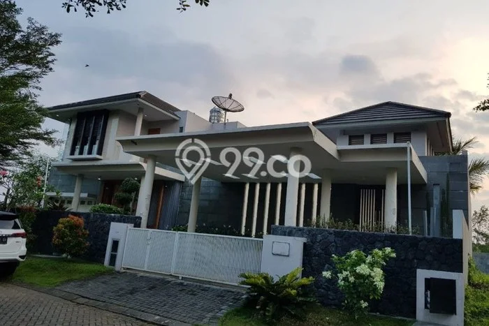 Sewa Rumah Murah di Araya Malang dengan 5 Kamar Tidur Sewa Rumah Murah di Araya Malang dengan 5 Kamar Tidur