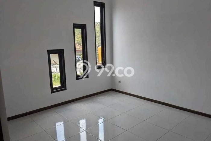 Lokasi terbaik! Rumah siap pakai dikontrakkan di Blimbing LB 400m2 Lokasi terbaik! Rumah siap pakai dikontrakkan di Blimbing LB 400m2