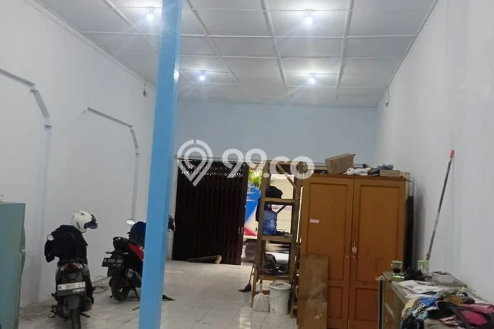 Ruko untuk disewa di Klojen punya LT 200m2 & LB 230m2 harga sewa kompetitif Ruko untuk disewa di Klojen punya LT 200m2 & LB 230m2 harga sewa kompetitif
