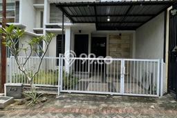 Disewakan! Rumah 2 Kamar Tidur &
1 Kamar Mandi di Dieng, Malang Disewakan! Rumah 2 Kamar Tidur &
1 Kamar Mandi di Dieng, Malang