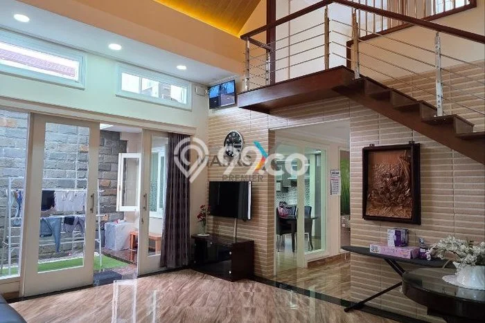 Rumah Strategis Modern Lb 180m2 di Klojen, Malang Rumah Strategis Modern Lb 180m2 di Klojen, Malang