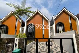 INVESTASI TEPAT! Rumah area , Luas 90m2m² LB 52m2m² INVESTASI TEPAT! Rumah area , Luas 90m2m² LB 52m2m²