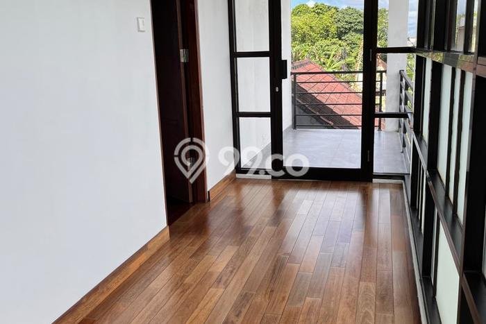 Disewakan Vila Kawasan , Area 0m2m², Lokasi Premium Disewakan Vila Kawasan , Area 0m2m², Lokasi Premium