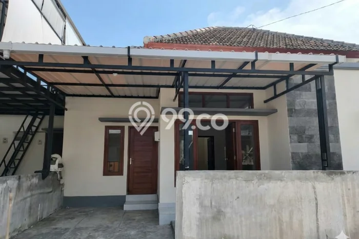 Disewakan! Rumah 2 Kamar Tidur &
2 Kamar Mandi di Kesiman, Denpasar Disewakan! Rumah 2 Kamar Tidur &
2 Kamar Mandi di Kesiman, Denpasar