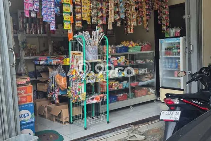 Rumah Modern Minimalis 5 Kamar Siap Huni di Banyumanik Rumah Modern Minimalis 5 Kamar Siap Huni di Banyumanik