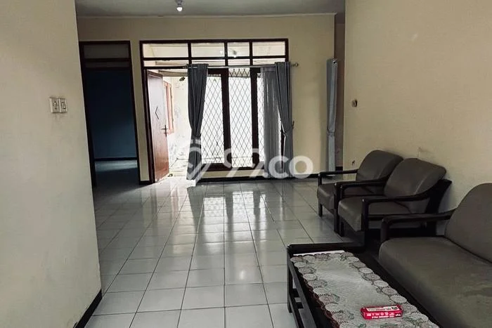 Lokasi terbaik! Rumah siap huni disewakan di Banyumanik LB 60m2 Lokasi terbaik! Rumah siap huni disewakan di Banyumanik LB 60m2