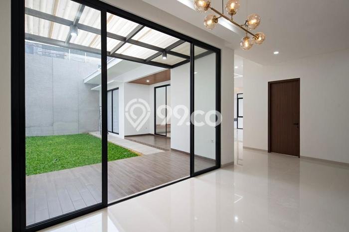 Ready to Use! Premium House LT 333m2 Desain Modern di Ngesrep Ready to Use! Premium House LT 333m2 Desain Modern di Ngesrep