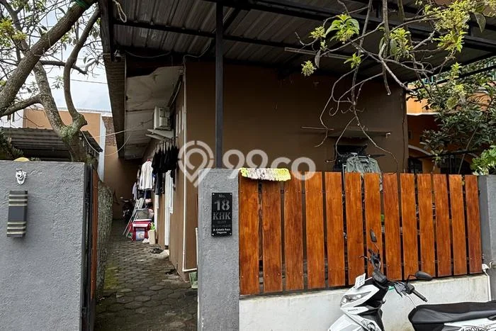 Rumah Strategis Modern Lb 200m2 di Ungaran Barat, Semarang Rumah Strategis Modern Lb 200m2 di Ungaran Barat, Semarang