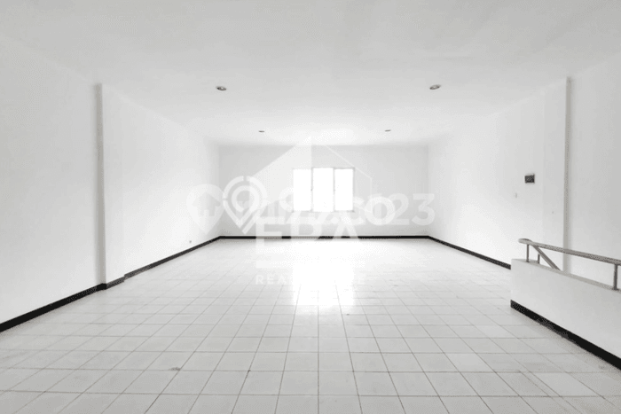 Ruko untuk disewa di Semarang Barat punya LT 170m2 & LB 178m2 harga sewa kompetitif Ruko untuk disewa di Semarang Barat punya LT 170m2 & LB 178m2 harga sewa kompetitif