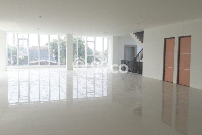 FOR SALE! Komersial di Matraman Jakarta Timur, LT 759m2, LB 2107m2 FOR SALE! Komersial di Matraman Jakarta Timur, LT 759m2, LB 2107m2