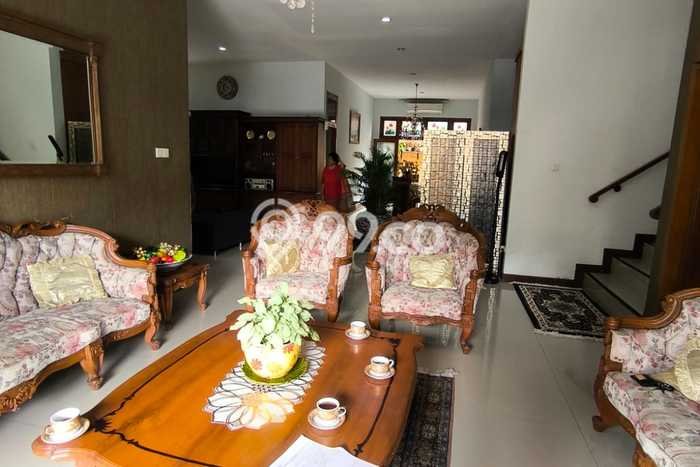 Rumah Luxury Modern Tanpa Renovasi di Warung Buncit Jakarta Selatan Rumah Luxury Modern Tanpa Renovasi di Warung Buncit Jakarta Selatan