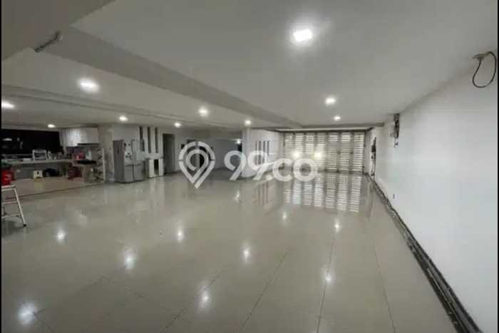 Vila di Kelapa Gading, Luas 294m2m², Dekat ke Fasilitas Umum Vila di Kelapa Gading, Luas 294m2m², Dekat ke Fasilitas Umum