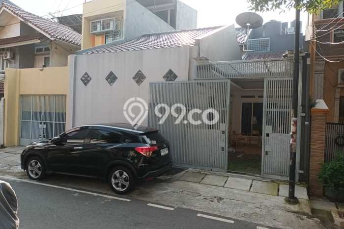 Cocok Untuk Investasi! For Sale Kost di Salemba 11 Kamar Cocok Untuk Investasi! For Sale Kost di Salemba 11 Kamar