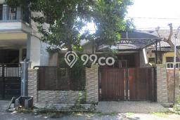 Rumah Luas Asri 4 KT Siap Huni di Kebraon Surabaya Rumah Luas Asri 4 KT Siap Huni di Kebraon Surabaya