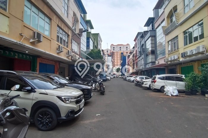 Unit Komersial Disewakan di Jakarta Barat Area Strategis Harga Kompetitif Unit Komersial Disewakan di Jakarta Barat Area Strategis Harga Kompetitif