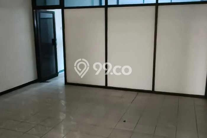 Unit Ruko Dijual di Surabaya LT 108m2 & LB 108m2 Unit Ruko Dijual di Surabaya LT 108m2 & LB 108m2