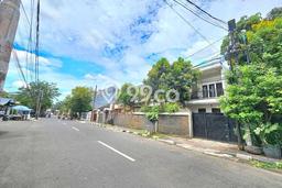Rumah Elit Modern Tanpa Renovasi di Pulo Asem Jakarta Timur Rumah Elit Modern Tanpa Renovasi di Pulo Asem Jakarta Timur