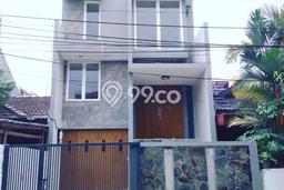 For Sale! Luxury House LT 120m2 Desain Modern di Pondok Indah For Sale! Luxury House LT 120m2 Desain Modern di Pondok Indah