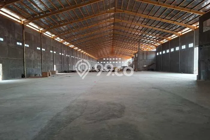 Gudang Disewa di Batam dengan LB 4320m2 Area Komersial Ramai Gudang Disewa di Batam dengan LB 4320m2 Area Komersial Ramai