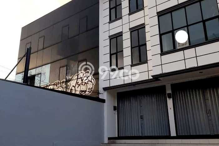 Ruko Dijual di Jakarta Timur LT 328m2 & LB 570m2 Lokasi Terbaik! Ruko Dijual di Jakarta Timur LT 328m2 & LB 570m2 Lokasi Terbaik!