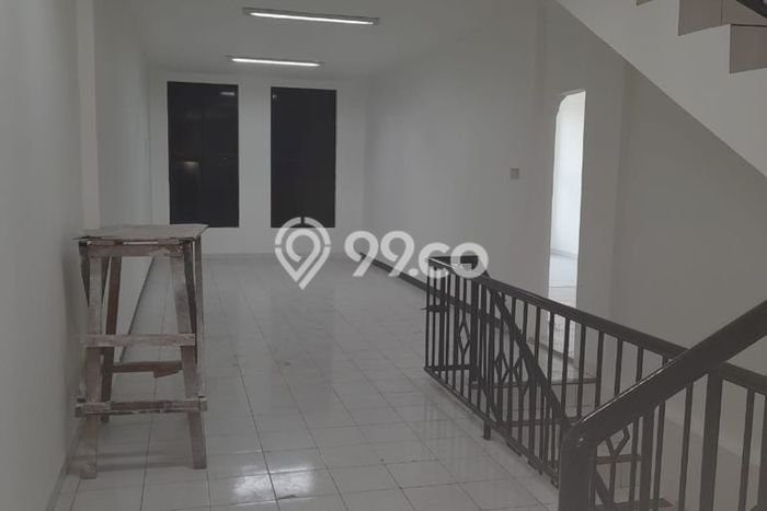 Ruko Dijual di Jakarta Timur LT 328m2 & LB 570m2 Lokasi Terbaik! Ruko Dijual di Jakarta Timur LT 328m2 & LB 570m2 Lokasi Terbaik!