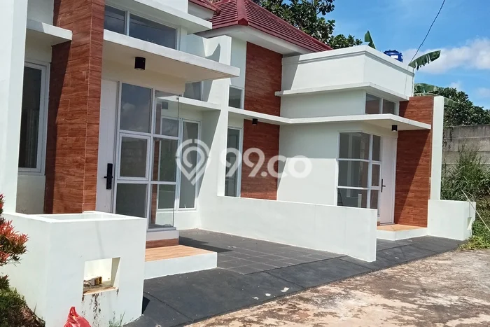 Jual Rumah Strategis Bagus Punya 2 KT di Serpong Tangerang Selatan SHM Jual Rumah Strategis Bagus Punya 2 KT di Serpong Tangerang Selatan SHM