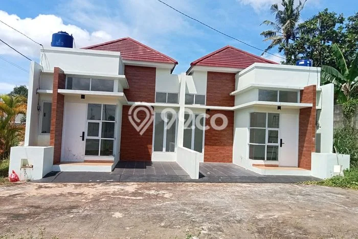 Jual Rumah Strategis Bagus Punya 2 KT di Serpong Tangerang Selatan SHM Jual Rumah Strategis Bagus Punya 2 KT di Serpong Tangerang Selatan SHM