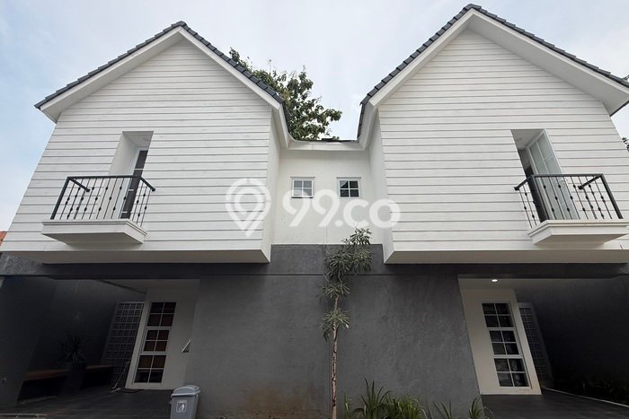 For Sale Rumah 3 Kamar Lokasi Ideal Bagus dan Strategis di Cinere For Sale Rumah 3 Kamar Lokasi Ideal Bagus dan Strategis di Cinere