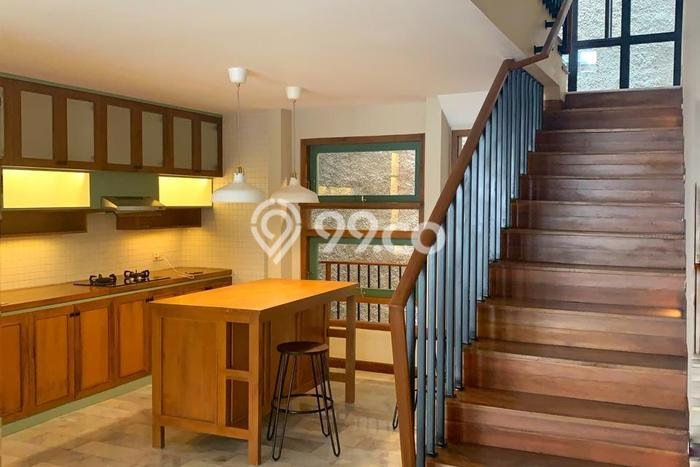 Rumah Mewah LB 260m2 Siap Pakai Desain Elegan di Rawamangun, Jakarta Timur Rumah Mewah LB 260m2 Siap Pakai Desain Elegan di Rawamangun, Jakarta Timur