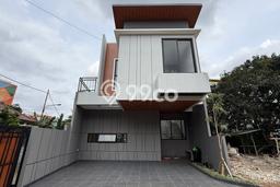 Dijual Hunian Rumah Terawat 4 KT di Cireundeu, Tangerang Dijual Hunian Rumah Terawat 4 KT di Cireundeu, Tangerang