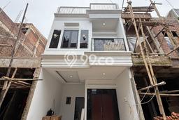 Rumah Strategis Minimalis Lb 90m2 di Jagakarsa, Jakarta Selatan Rumah Strategis Minimalis Lb 90m2 di Jagakarsa, Jakarta Selatan