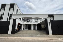 Ready to Use! Premium House LT 960m2 Desain Modern di Veteran Ready to Use! Premium House LT 960m2 Desain Modern di Veteran