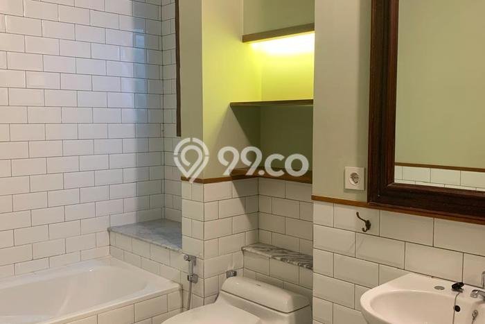 Rumah Mewah LB 260m2 Siap Pakai Desain Elegan di Rawamangun, Jakarta Timur Rumah Mewah LB 260m2 Siap Pakai Desain Elegan di Rawamangun, Jakarta Timur