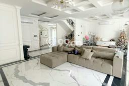 Jual Rumah Luas Megah Dengan View Eksklusif di Gading Serpong, Tangerang Jual Rumah Luas Megah Dengan View Eksklusif di Gading Serpong, Tangerang