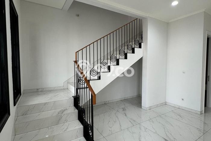 For Sale! Premium House LT 126m2 Desain Elegan di Alam Sutera For Sale! Premium House LT 126m2 Desain Elegan di Alam Sutera