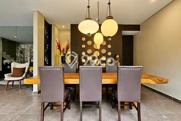 Ready to Use! Luxury House LT 300m2 Desain Modern di Renon Ready to Use! Luxury House LT 300m2 Desain Modern di Renon