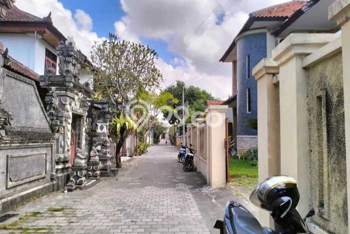 Ready to Use! Premium House LT 480m2 Desain Elegan di Tonja Ready to Use! Premium House LT 480m2 Desain Elegan di Tonja