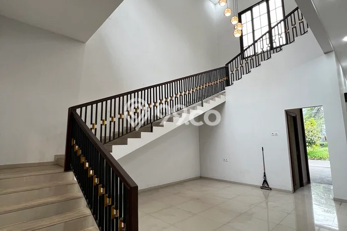 Hunian Cantik Minimalis Lb 340m2 di Pakis, Malang Hunian Cantik Minimalis Lb 340m2 di Pakis, Malang