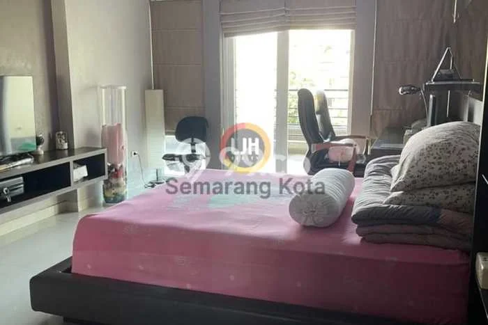 Siap Huni Rumah Mewah 3 Kamar di Gajah Mungkur Dekat ke Mana Saja Siap Huni Rumah Mewah 3 Kamar di Gajah Mungkur Dekat ke Mana Saja