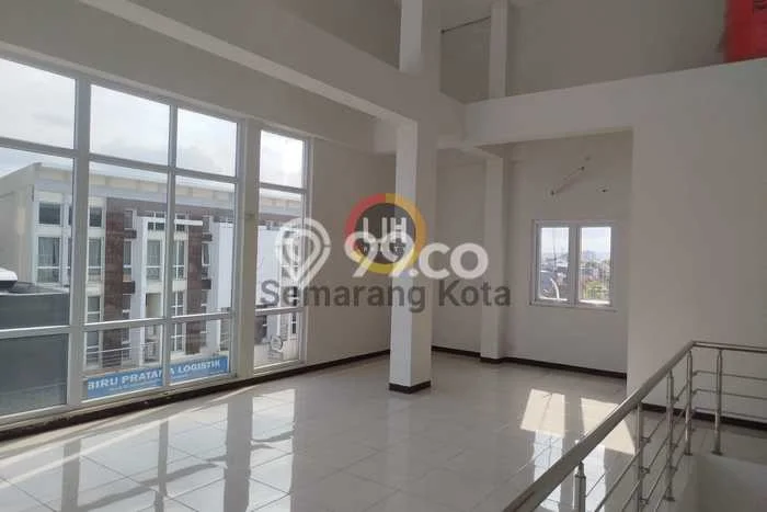 Ruko disewakan lokasi strategis Semarang Barat Semarang 236m2 Ruko disewakan lokasi strategis Semarang Barat Semarang 236m2